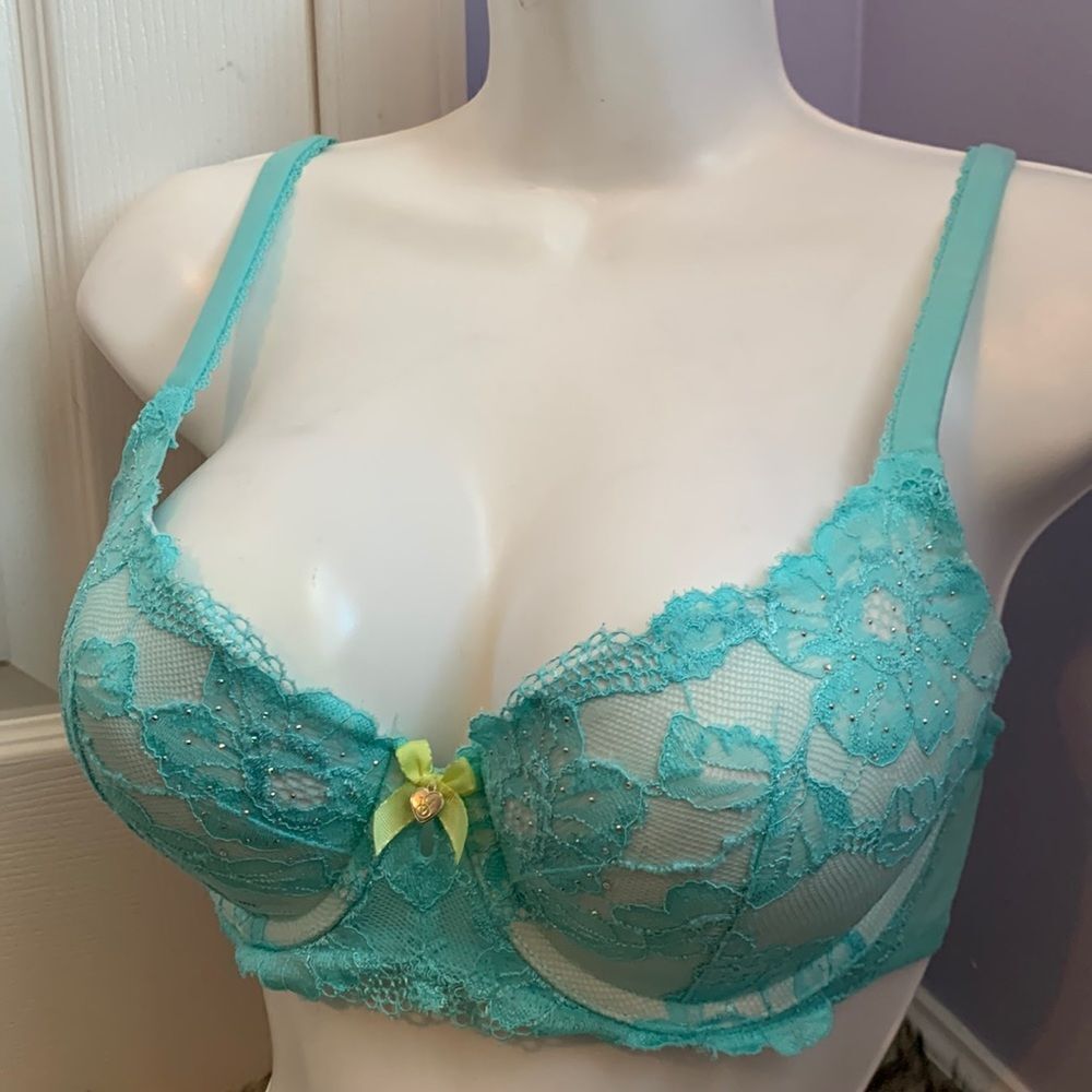 Victoria’s Secret Body by Victoria Lined Demi Bra 34D